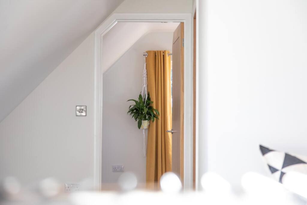 Ferienwohnung The Roost - A Bird'S Eye View In The Countryside Cullompton Exterior foto